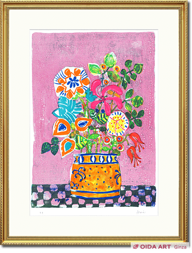 Paul Aizpiri Bouquet in pink background